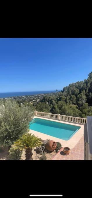 Stunning Sea Views And 3 Bedrooms Apartment