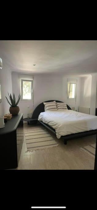Stunning Sea Views And 3 Bedrooms Apartment Moraira