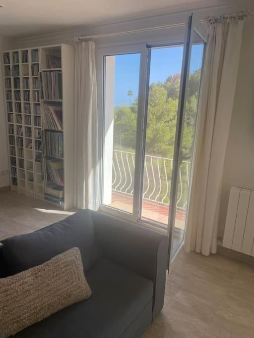 Stunning Sea Views And 3 Bedrooms *