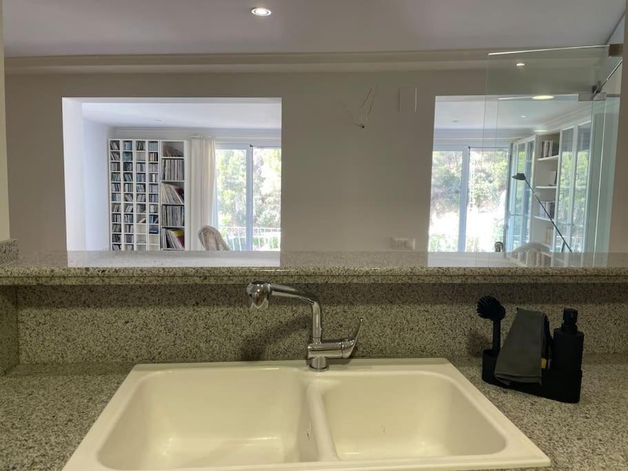 Stunning Sea Views And 3 Bedrooms Apartment